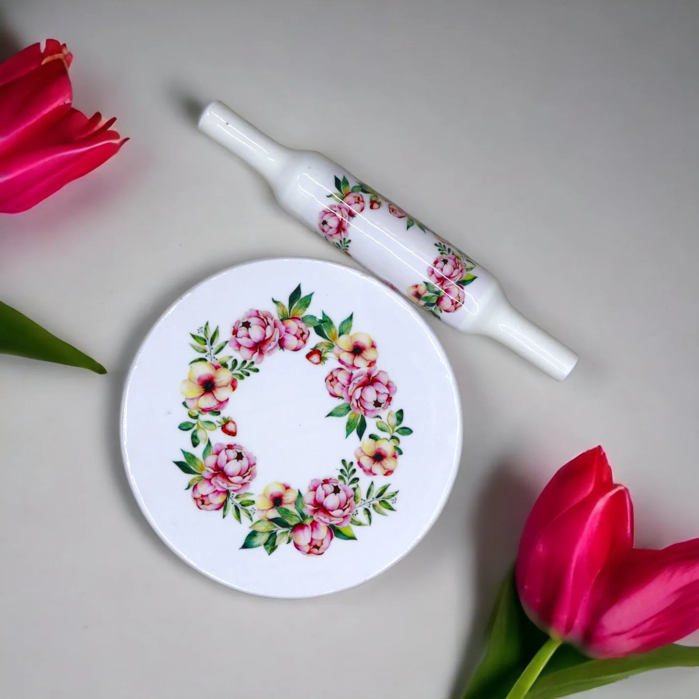 Handcrafted White Marble Roti Maker with Wooden Belan Enamel Prints | Indian Chakla Belan 10 Inch with Diameter