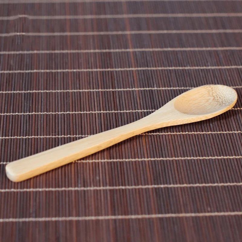 Premium Japanese Matcha Tea Set Bamboo Whisk – Green Tea Mixing & Kitchen Accessory