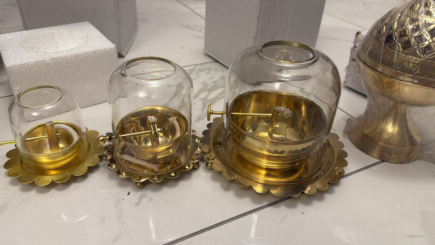Brass Akhand Diya with Adjustable Bati, with Screw Lever for Puja, Borosilicate Glass