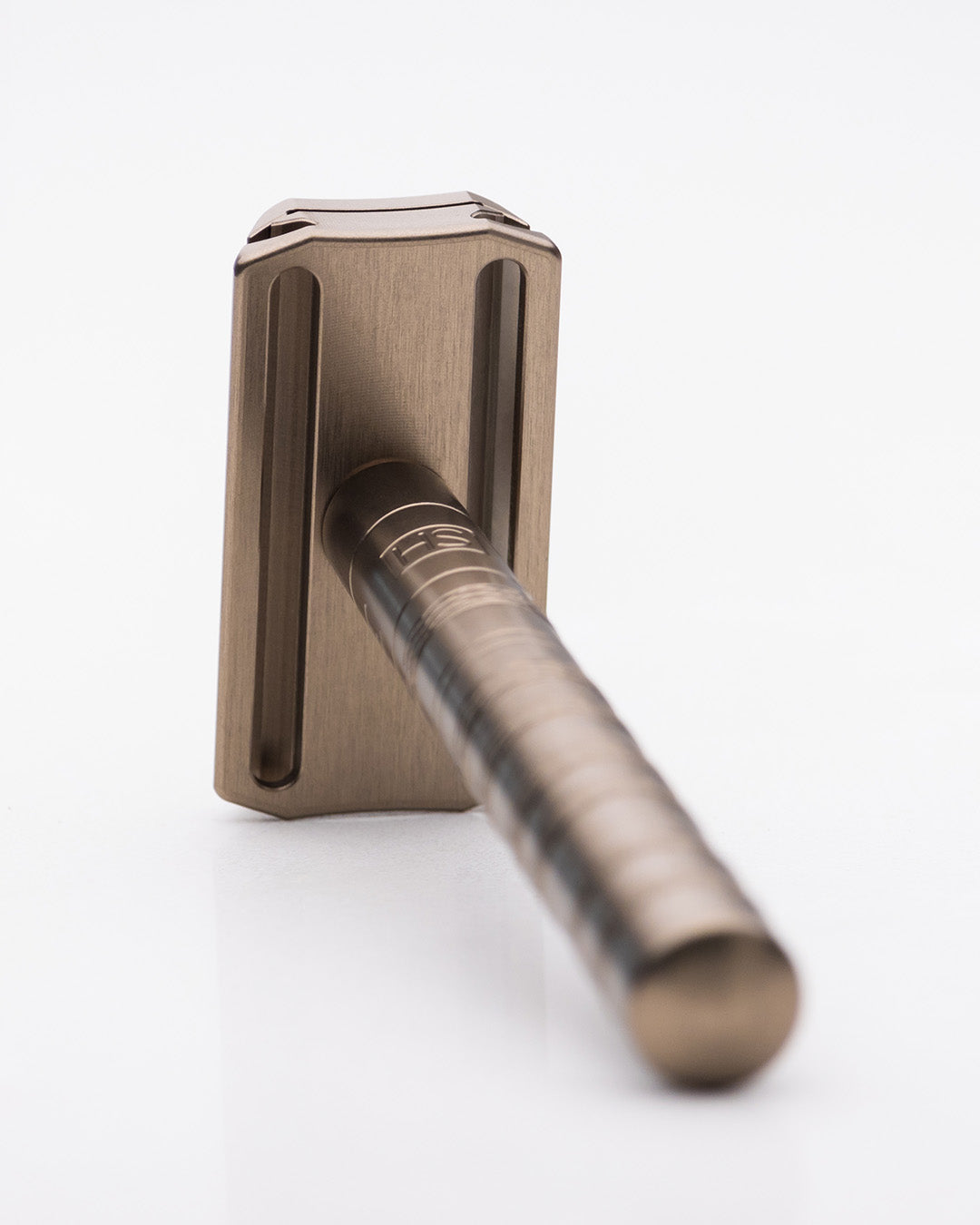 Henson AL13 Razor in Tan – Smooth, Comfortable Shaving