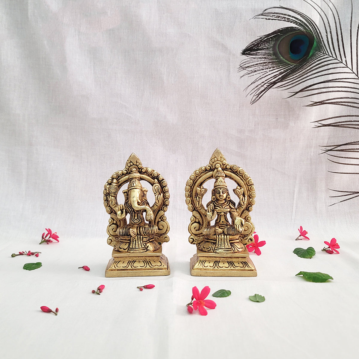 Brass Ganesh and Lakshmi Idol Set – 5 Inch Antique Finish | Handmade Hindu Deity Statues for Pooja, Diwali, and Home Decor | Premium Sculpture Gift Set – Image 3