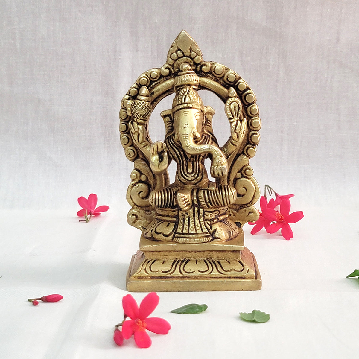 Brass Ganesh and Lakshmi Idol Set – 5 Inch Antique Finish | Handmade Hindu Deity Statues for Pooja, Diwali, and Home Decor | Premium Sculpture Gift Set – Image 4
