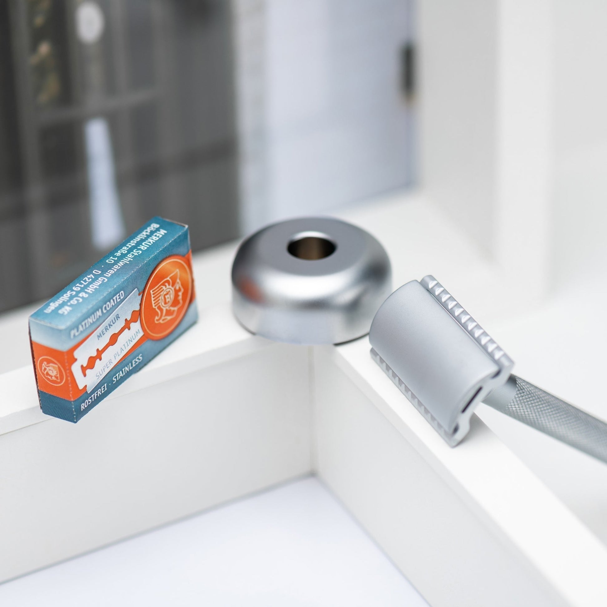 Merkur Razor Set 2-pieces (Razor 22 002 and Stand 4005 002), Matt Chrome, MK-2281002 by Merkur - Double Edge Safety Razors (View 2)
