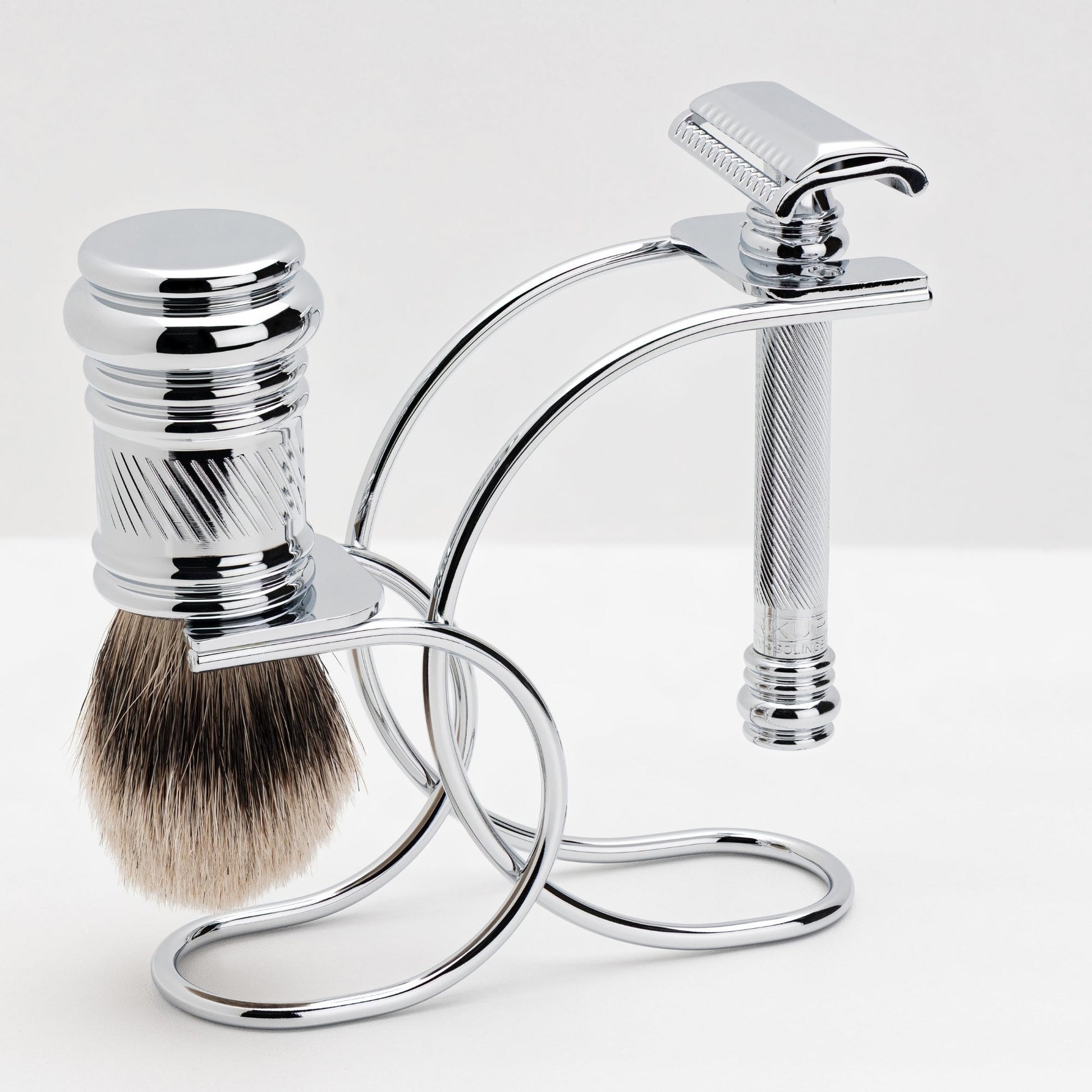 Merkur Shaving Set with MK-39001 Razor, Silver Tip Badger Brush and Curved 3-piece Stand, Chrome by Merkur - Gift Sets & Kits (View 5)