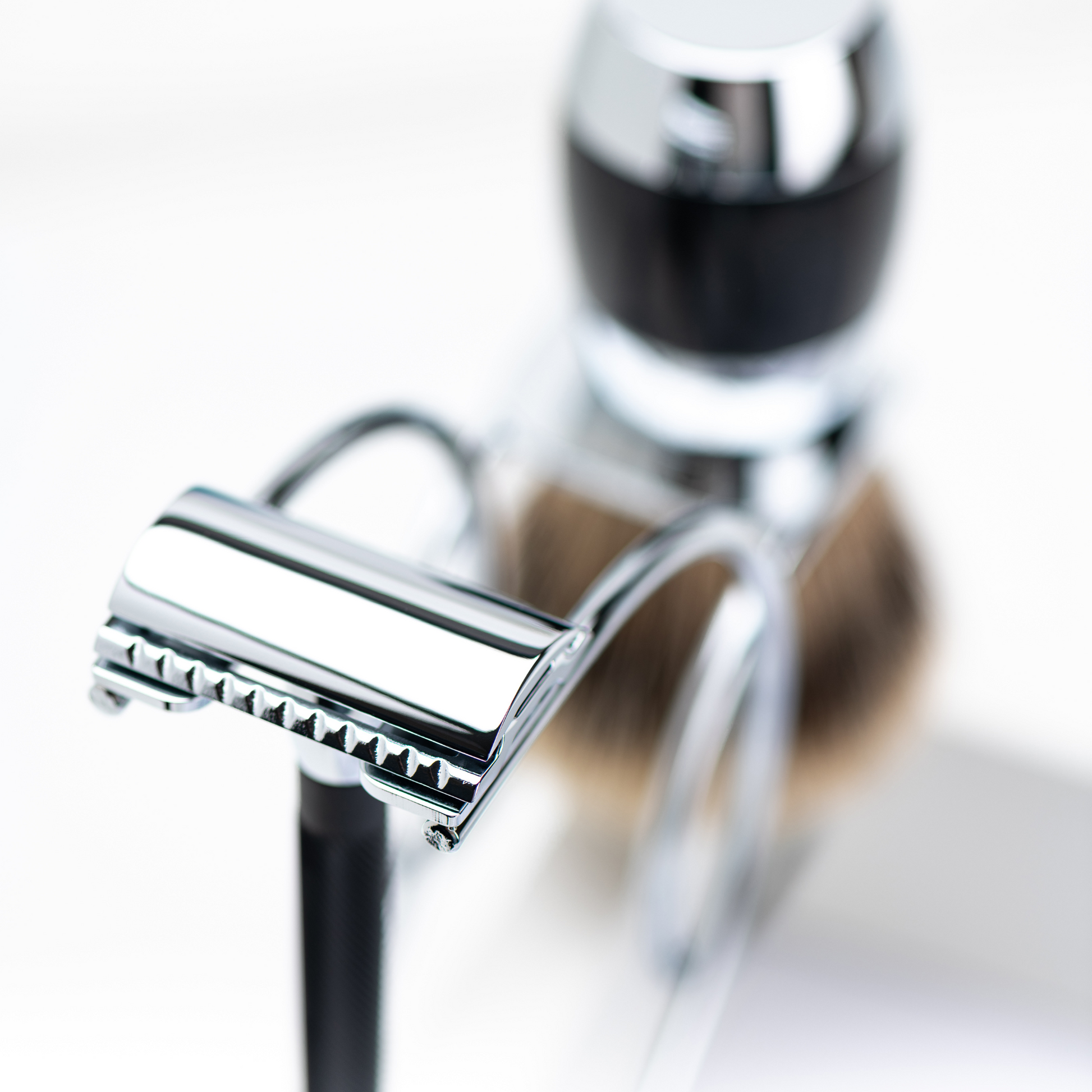 Merkur 3081 - 3pcs Shaving Set, Twin Color Black, Bright Chrome Finish - Image 4