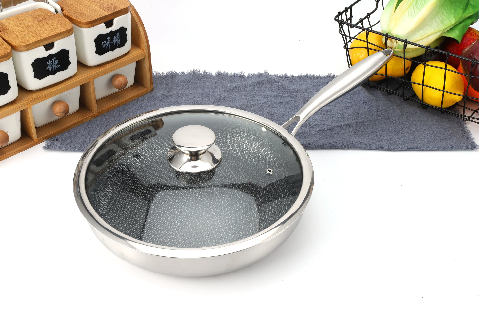 Premium 26/28cm Stainless Steel Frying Pan – Food Grade 304 Non-Stick Honeycomb Skillet with Glass Lid, Works on Gas & Induction Stoves - Image 8