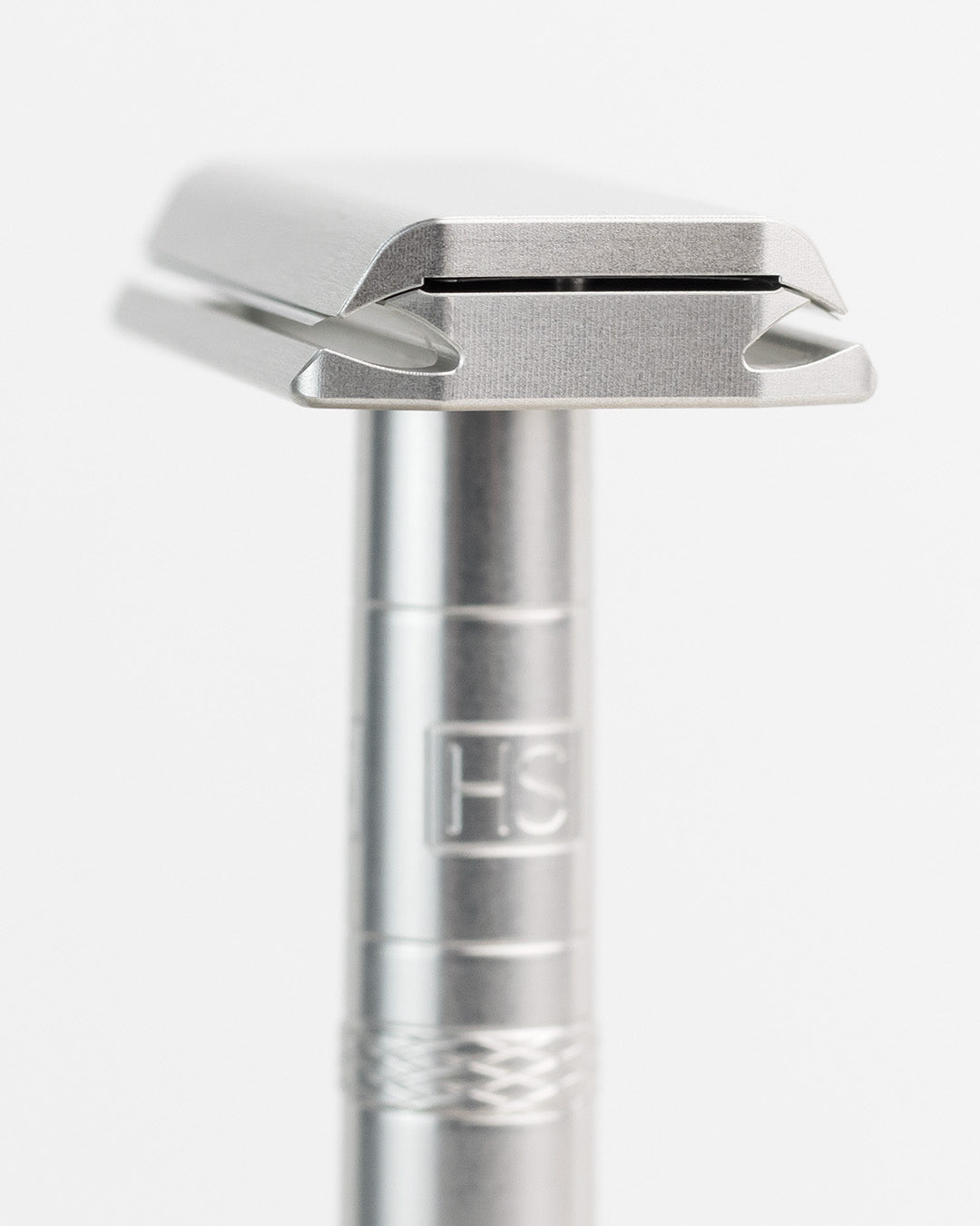 Henson AL13-M Safety Razor – Premium Aircraft Aluminum Shaving Razor | Sama Homes – Image 2