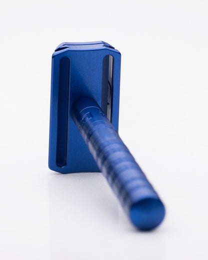 Henson Starter Bundle Steel Blue – AL13 Razor, Shave Cream & Stand – Image 3